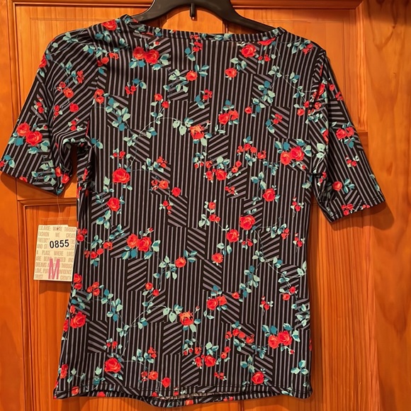 NWT Lularoe Gigi top - Picture 2 of 6
